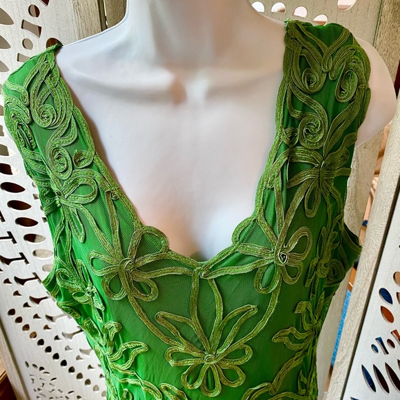 Phase 8 Embroidered Crewel Green Dress sz UK 18 US 14 - Picture 3 of 5